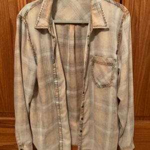 💛Maurices Plaid Button Up💛